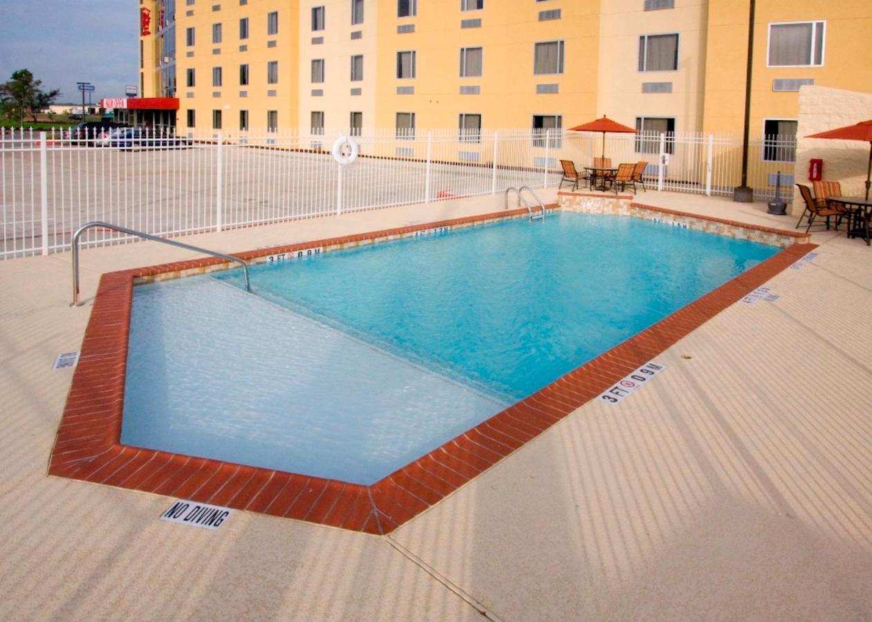 Red Roof Inn & Suites Beaumont Buitenkant foto